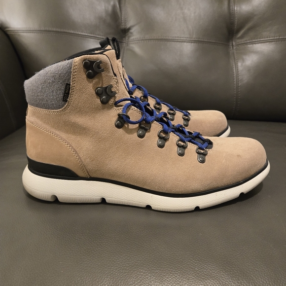 Cole Haan Men\'s Tan Boots Size 9